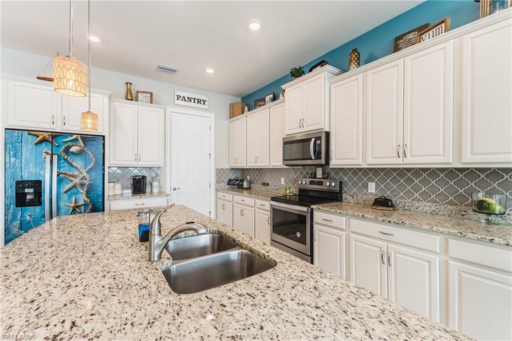 3239 Baravaldo Cir, Cape Coral, FL 33909 Photo