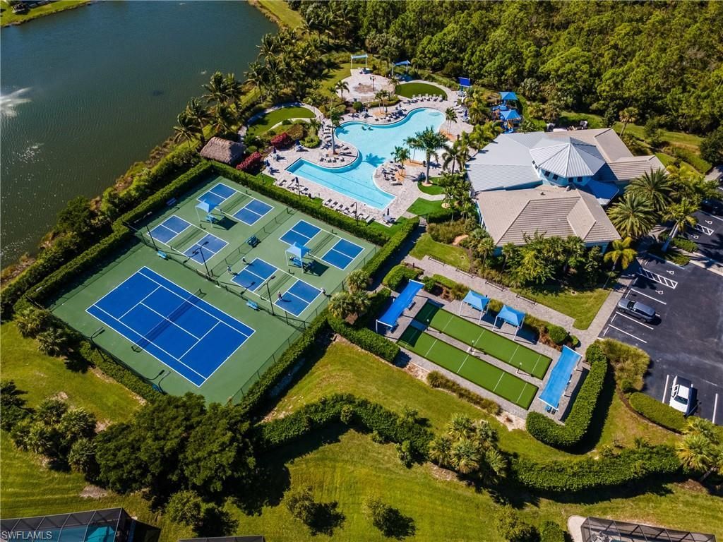 3239 Baravaldo Cir, Cape Coral, FL 33909 Photo