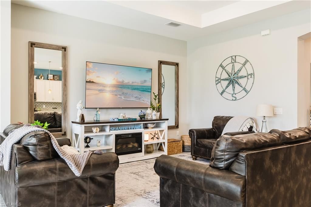 3239 Baravaldo Cir, Cape Coral, FL 33909 Photo