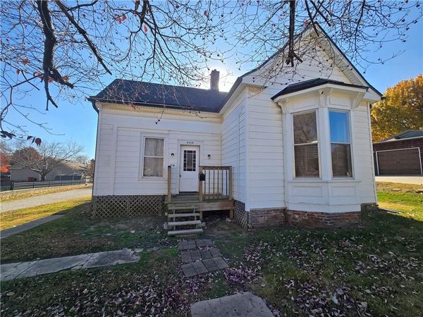 2119 South Street, Lexington, MO 64067