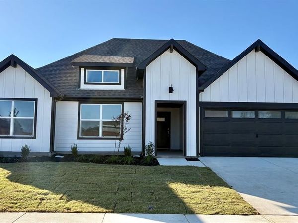 4243 CORNERSTONE Circle, Granbury, TX 76048