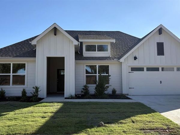1161 KEYSTONE Drive, Granbury, TX 76048