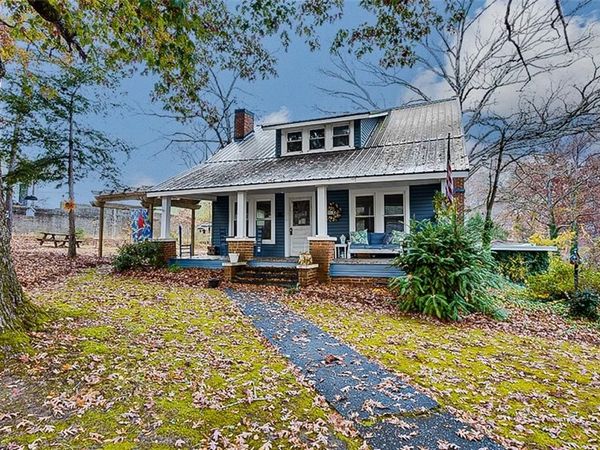 131 N Middleton Street, Robbins, NC 27325