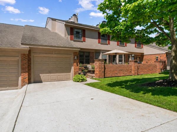 7288 Danbrooke Court, West Bloomfield, MI 48322