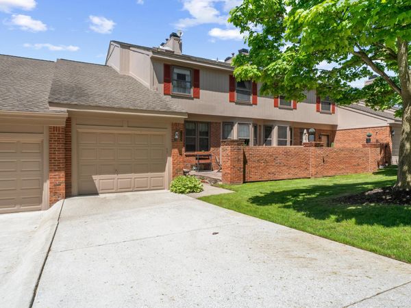 7288 Danbrooke Court, West Bloomfield, MI 48322