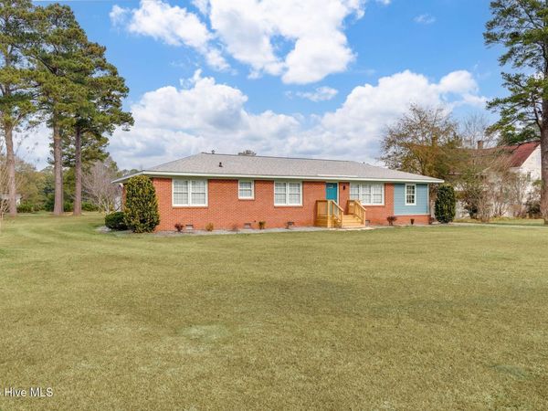 112 Mcmillan Street, Teachey, NC 28464