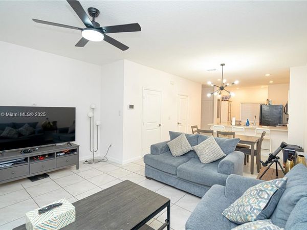 2820 NW 180th St, Miami Gardens, FL 33056