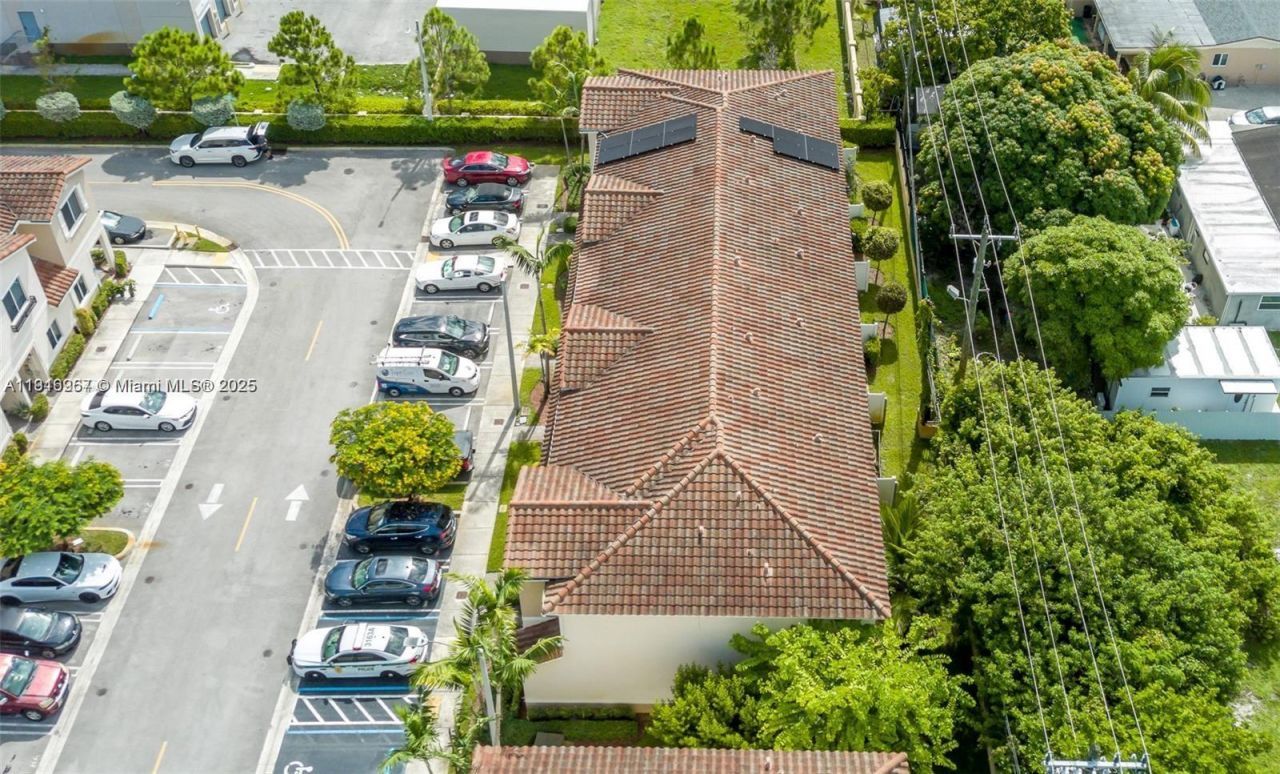 2820 NW 180th St, Miami Gardens, FL 33056 Photo