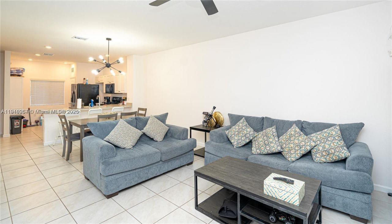 2820 NW 180th St, Miami Gardens, FL 33056 Photo