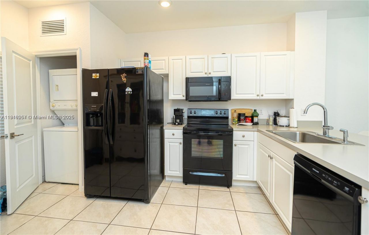 2820 NW 180th St, Miami Gardens, FL 33056 Photo