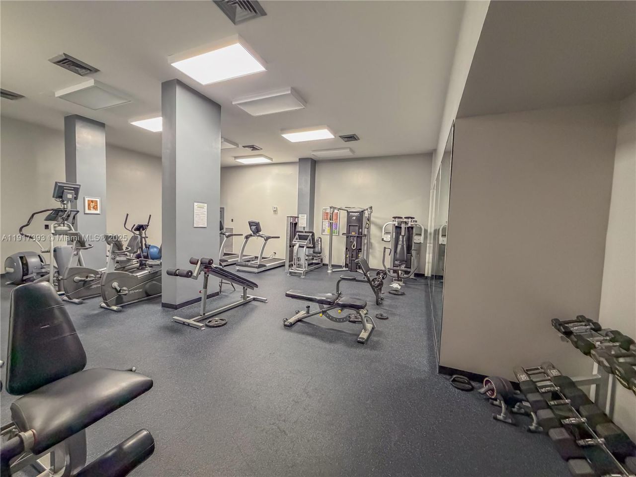 301 174th St, Unit 309, Sunny Isles Beach, FL 33160 Photo