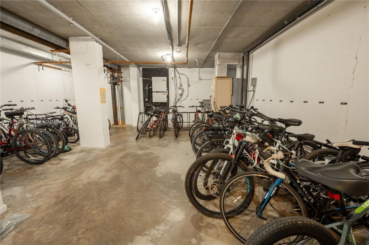 301 174th St, Unit 309, Sunny Isles Beach, FL 33160 Photo