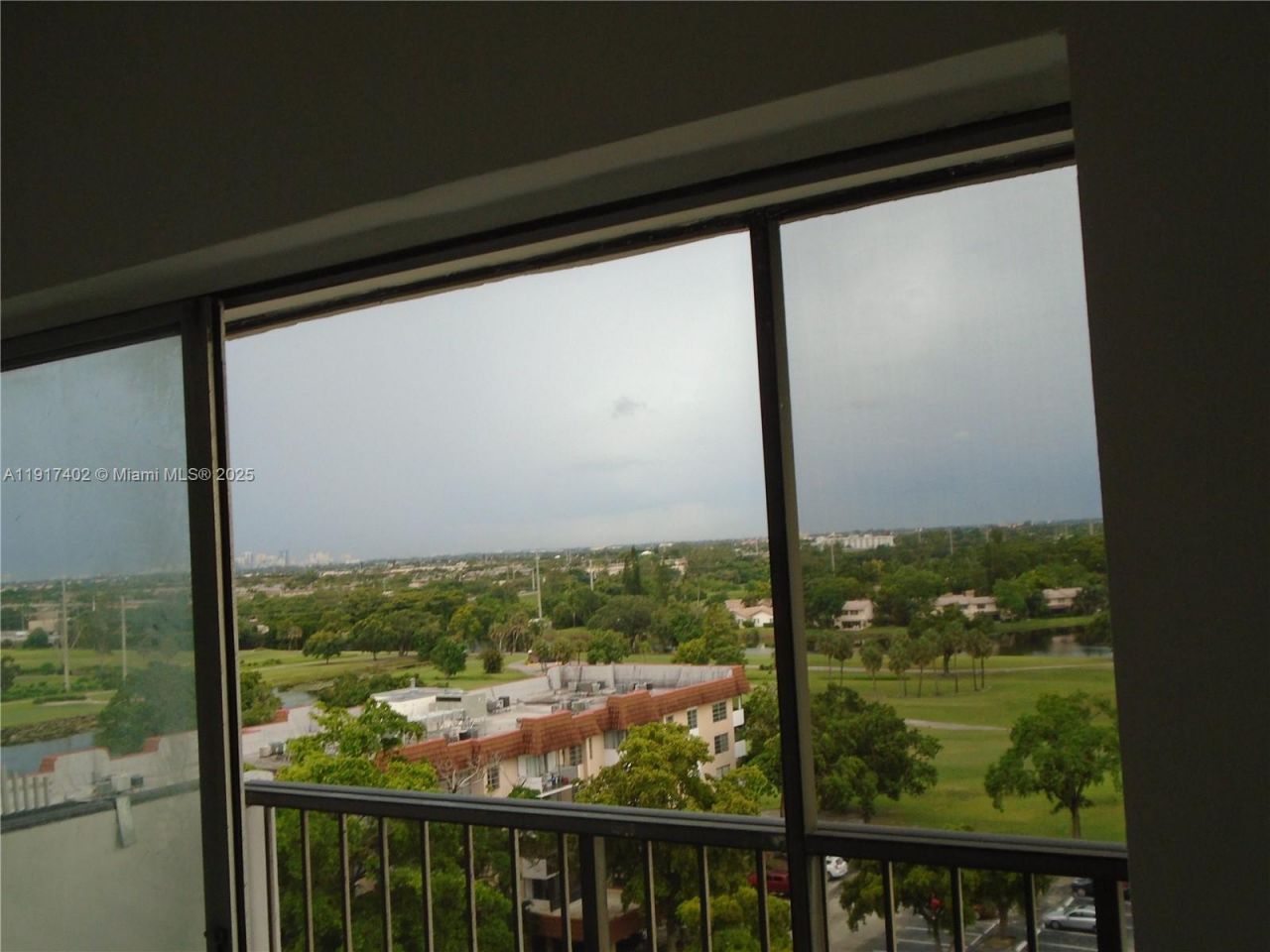 4174 Inverrary Dr, Unit 1004, Lauderhill, FL 33319 Photo