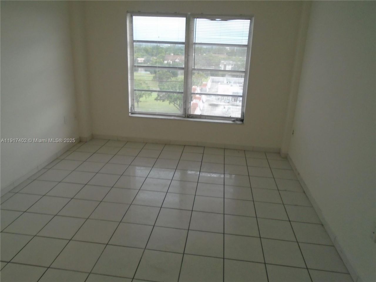 4174 Inverrary Dr, Unit 1004, Lauderhill, FL 33319 Photo