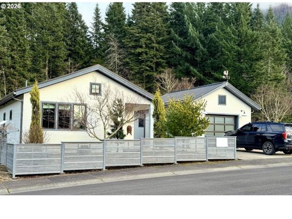 922 SW SPELLING PL, Cascade Locks, OR 97014