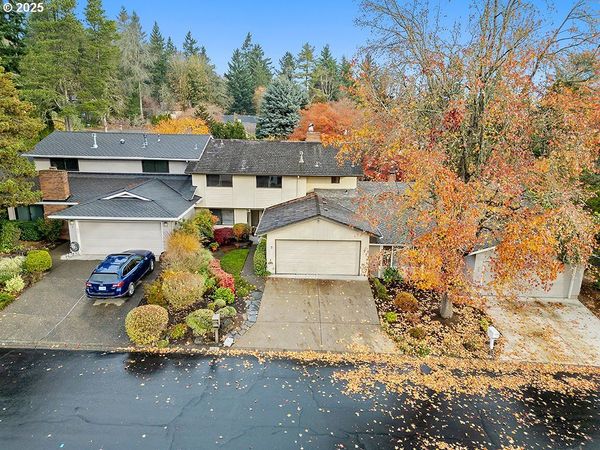 9 BRITTEN CT, Lake Oswego, OR 97035