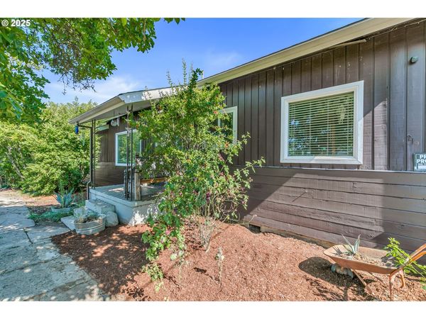 219 BERRYDALE AVE, Medford, OR 97501