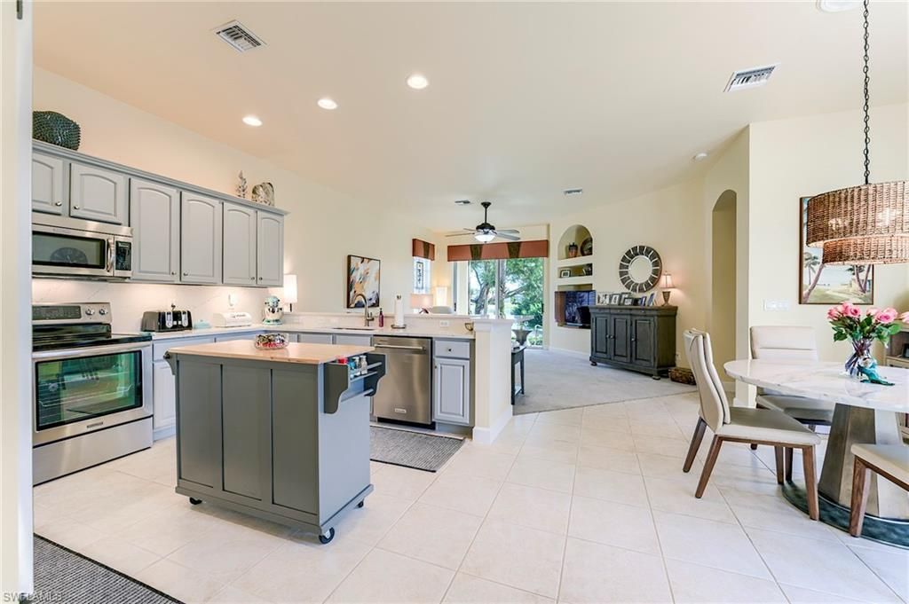 8920 Crown Colony Blvd, Fort Myers, FL 33908 Photo
