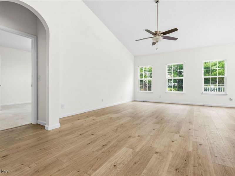 7606 Knollridge Avenue NE, Canton, OH 44721 Photo 11