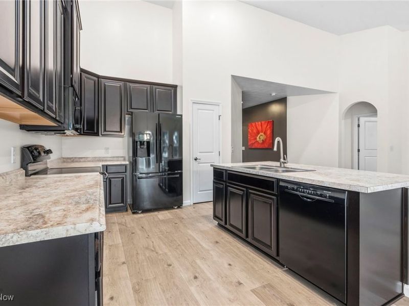 7606 Knollridge Avenue NE, Canton, OH 44721 Photo 16