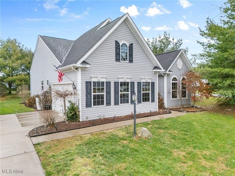 7606 Knollridge Avenue NE, Canton, OH 44721 Photo 2