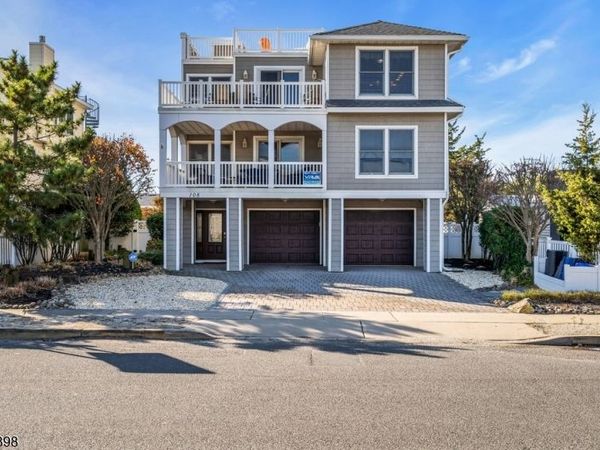 108 W 10Th St, Ship Bottom, NJ 08008