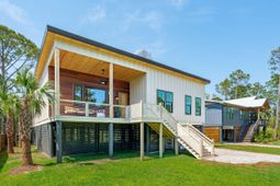 1012 E Erie Avenue photo 4