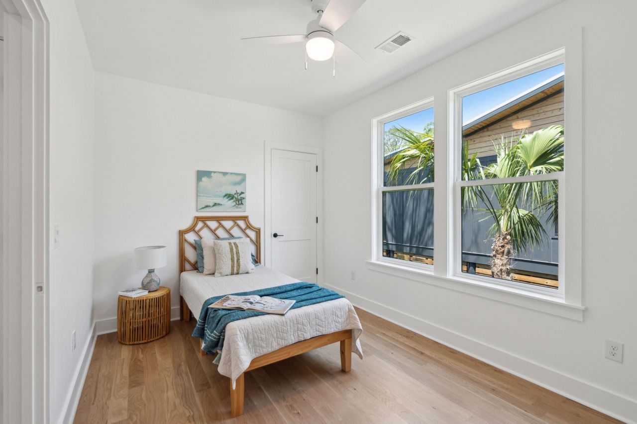 1012 E Erie Avenue Photo 26