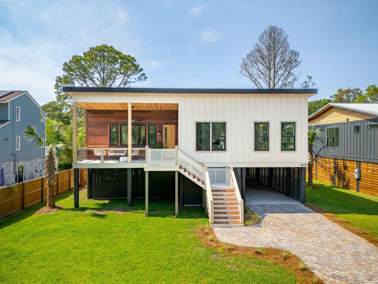 1012 E Erie Avenue Photo 4