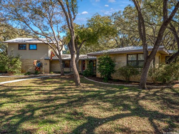 102 Zornia, Castle Hills, TX 78213
