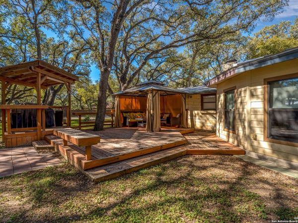 102 Zornia, Castle Hills, TX 78213