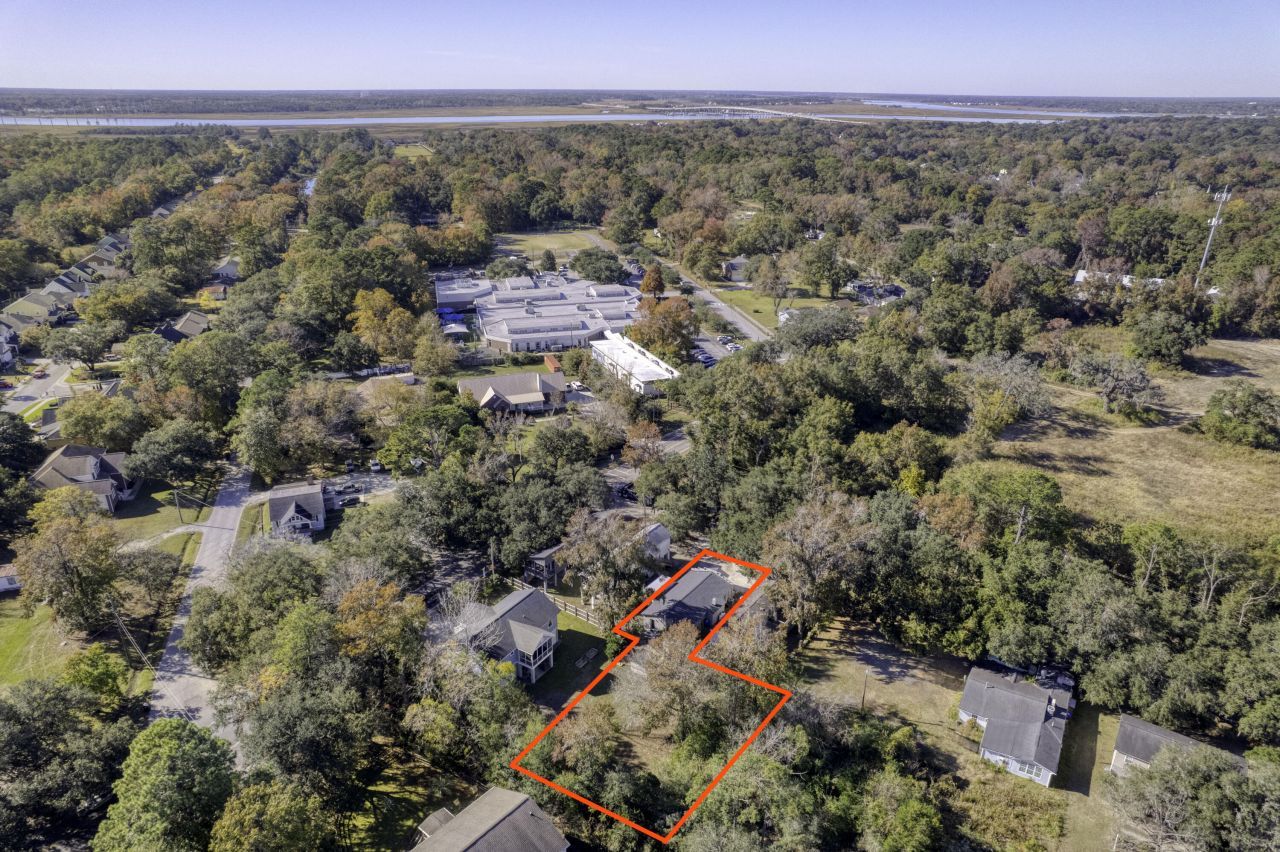 1977 Central Park Road Photo 6