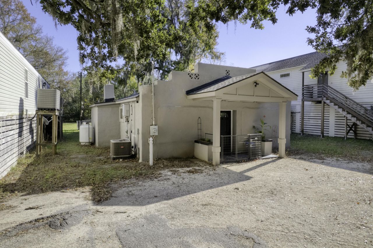 1977 Central Park Road Photo 8