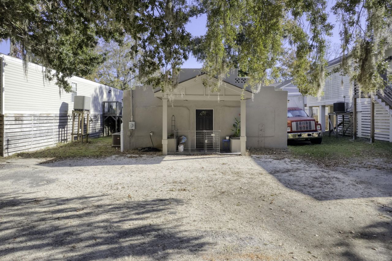 1977 Central Park Road Photo 9