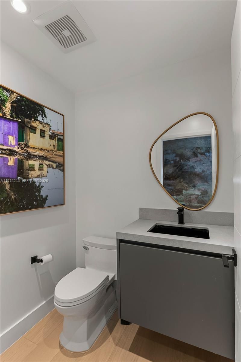 2020 N Bayshore Dr, Unit 2401, Miami, FL 33137 Photo