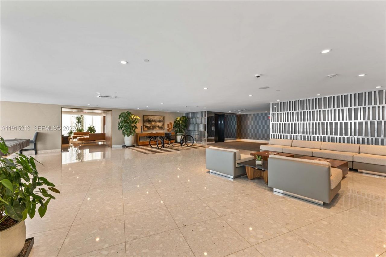 2020 N Bayshore Dr, Unit 2401, Miami, FL 33137 Photo
