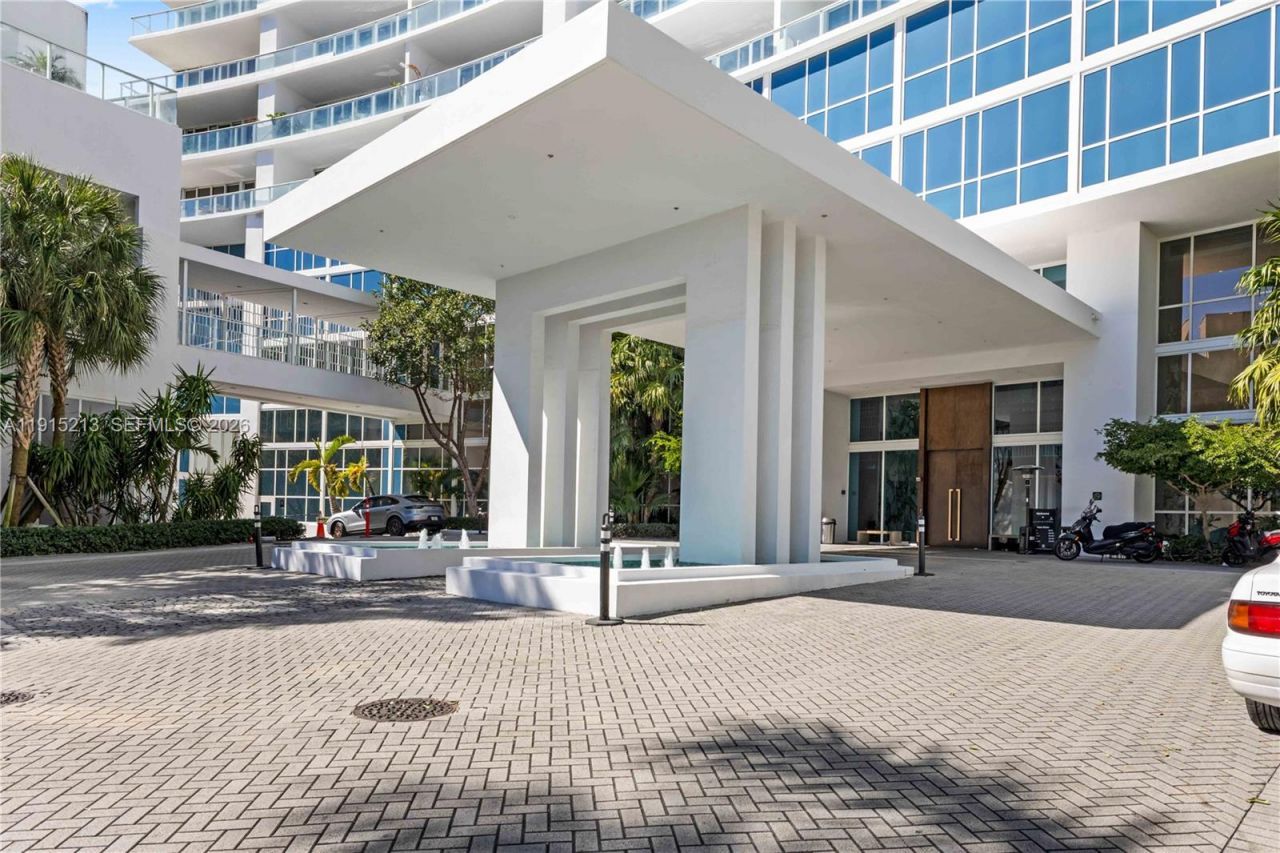 2020 N Bayshore Dr, Unit 2401, Miami, FL 33137 Photo