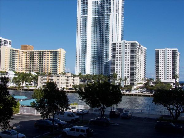 800 Parkview Dr, Unit 402, Hallandale Beach, FL 33009
