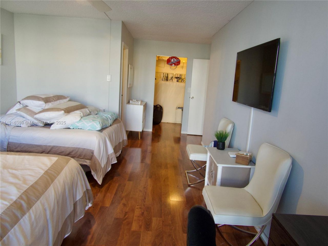 800 Parkview Dr, Unit 402, Hallandale Beach, FL 33009 Photo