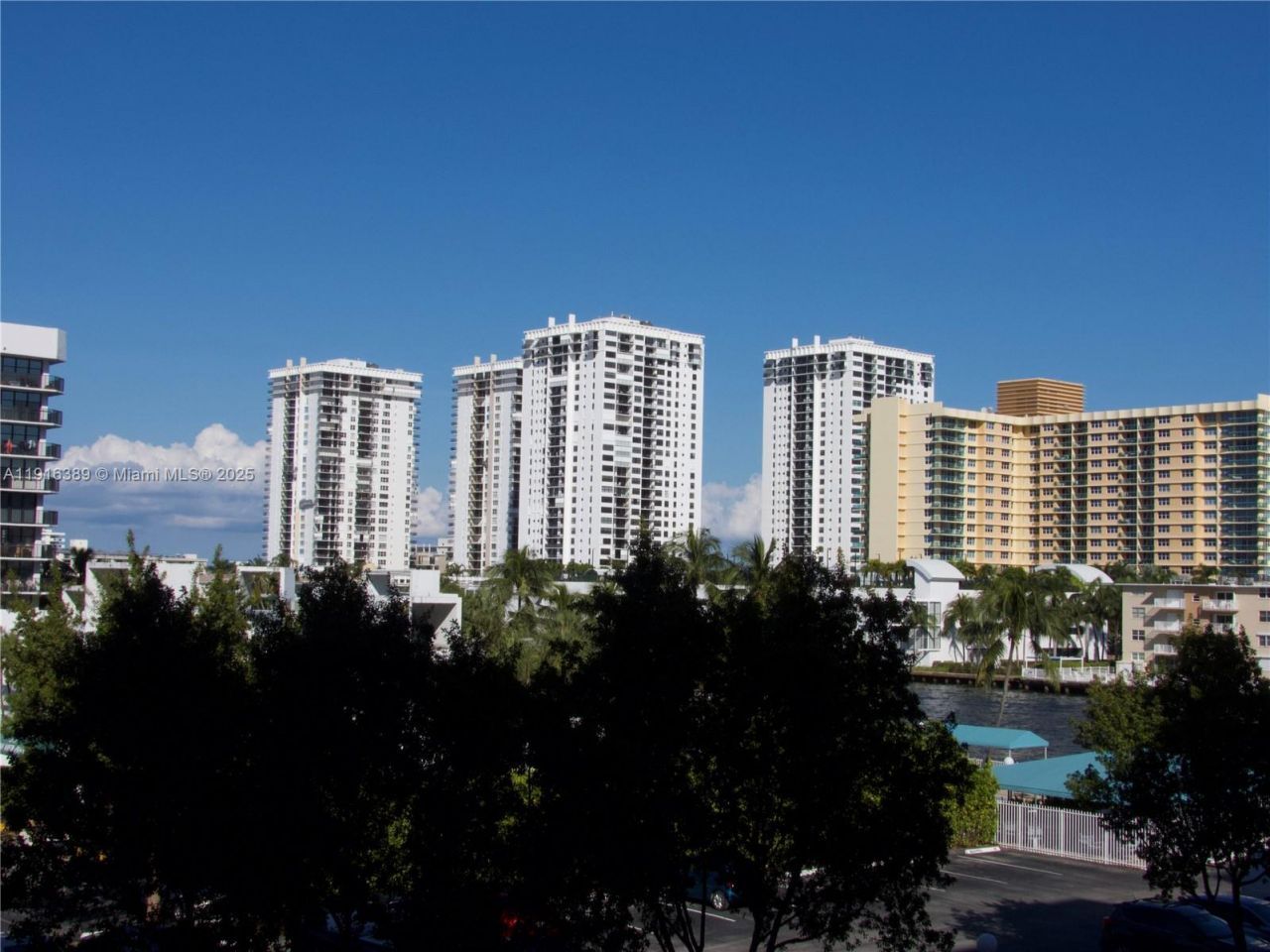 800 Parkview Dr, Unit 402, Hallandale Beach, FL 33009 Photo