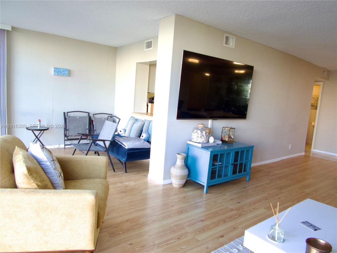 800 Parkview Dr, Unit 402, Hallandale Beach, FL 33009 Photo