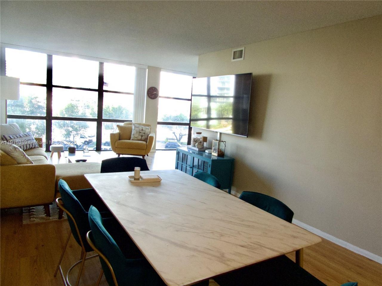 800 Parkview Dr, Unit 402, Hallandale Beach, FL 33009 Photo