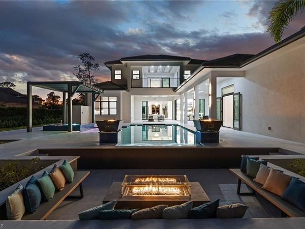 2272 Oakes BLVD, NAPLES, FL 34119