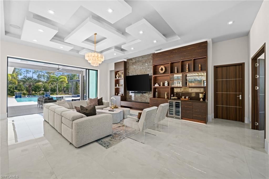 2272 Oakes Blvd, Naples, FL 34119 Photo