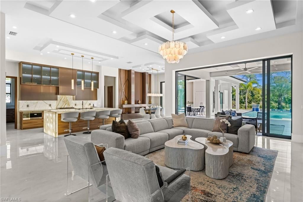 2272 Oakes Blvd, Naples, FL 34119 Photo