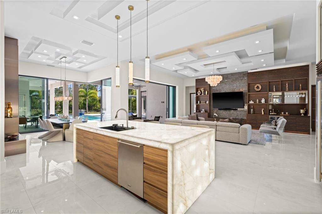 2272 Oakes Blvd, Naples, FL 34119 Photo