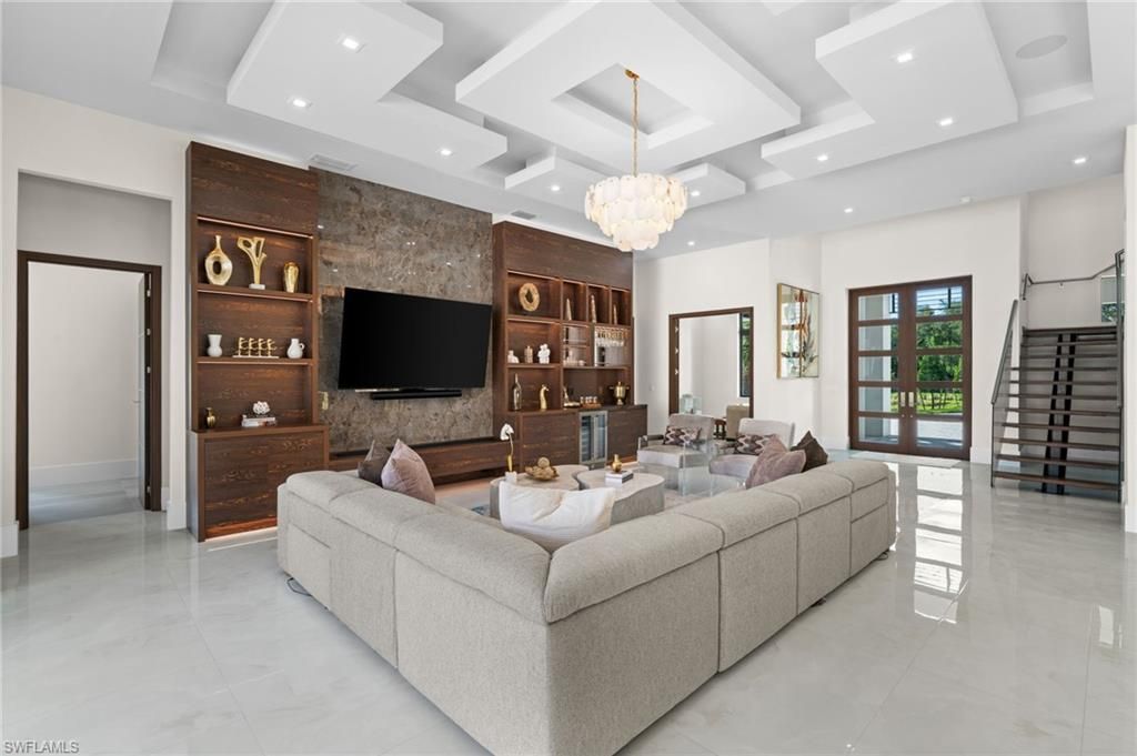 2272 Oakes Blvd, Naples, FL 34119 Photo