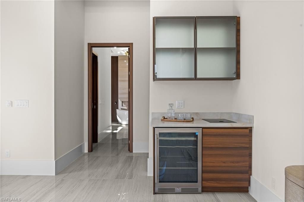 2272 Oakes Blvd, Naples, FL 34119 Photo