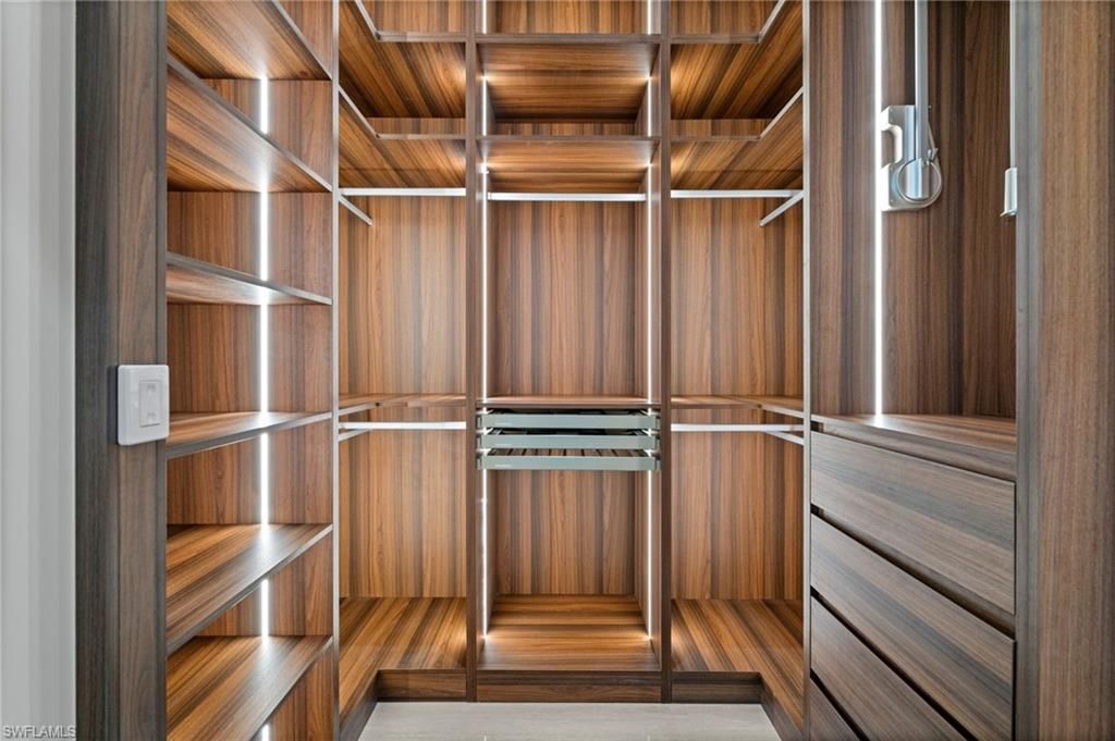 2272 Oakes Blvd, Naples, FL 34119 Photo