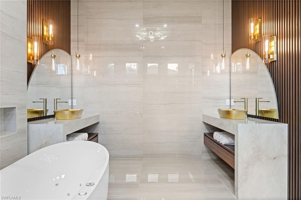 2272 Oakes Blvd, Naples, FL 34119 Photo